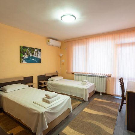 Семеен Хотел Преслав Hotel Veliki Preslav Luaran gambar